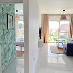 Cozy With Large Terrace Apartment *