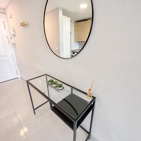 Cozy With Large Terrace Apartamento *