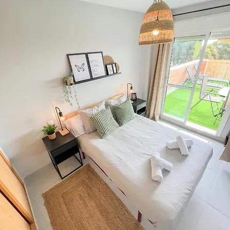 Cozy With Large Terrace Apartamento Torremolinos