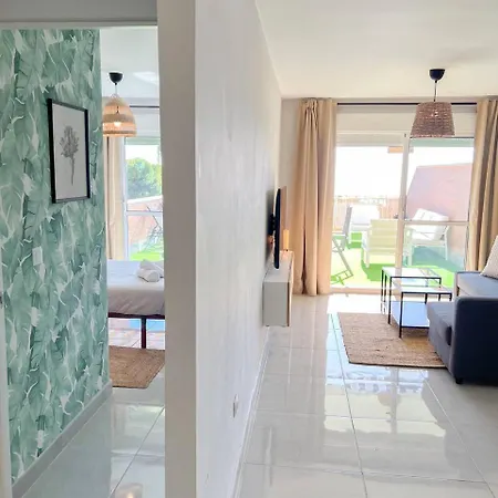 Cozy With Large Terrace Apartamento *