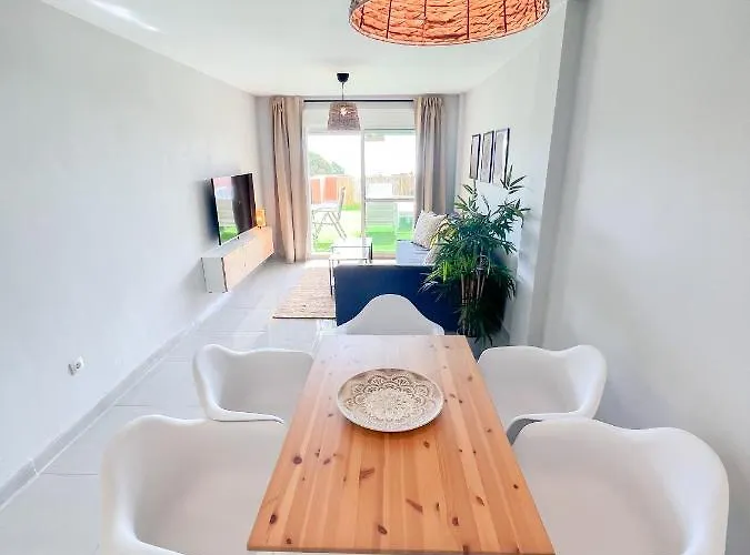 Lägenhet Cozy With Large Terrace