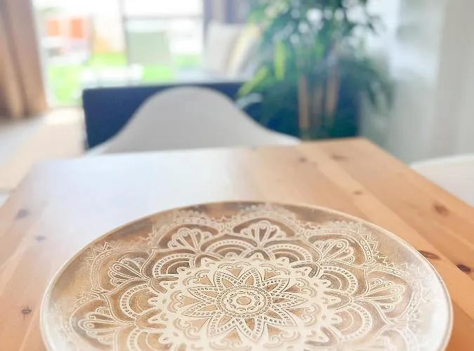 Cozy With Large Terrace Lägenhet