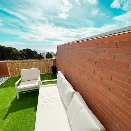 Cozy With Large Terrace Apartment
