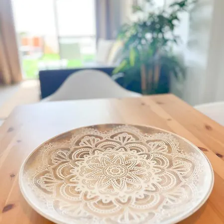 Cozy With Large Terrace Апартаменти