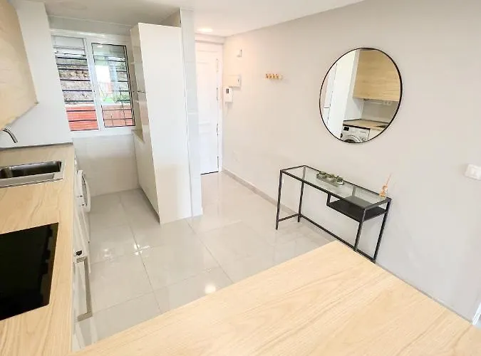 Cozy With Large Terrace *