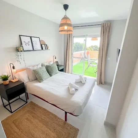 Cozy With Large Terrace