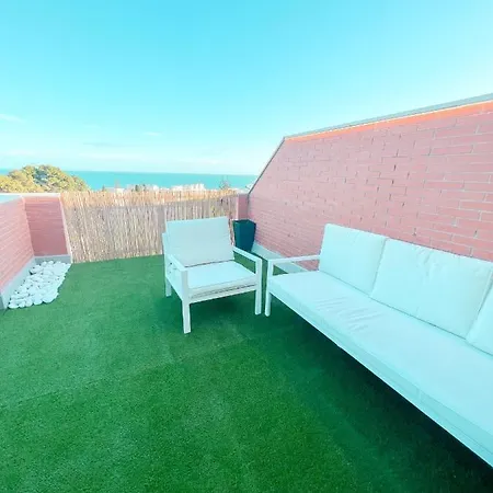 Cozy With Large Terrace * טורמולינוס